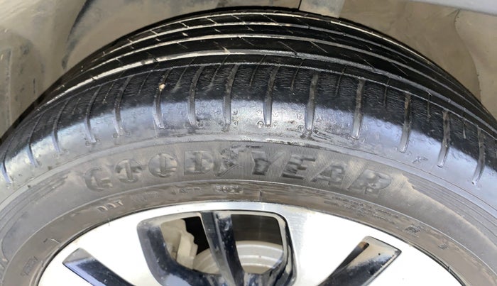 2022 MG HECTOR SHARP 1.5 PETROL CVT, Petrol, Automatic, 39,519 km, Left Front Tyre Tread