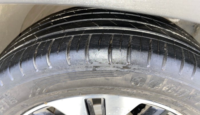 2022 MG HECTOR SHARP 1.5 PETROL CVT, Petrol, Automatic, 39,519 km, Right Front Tyre Tread