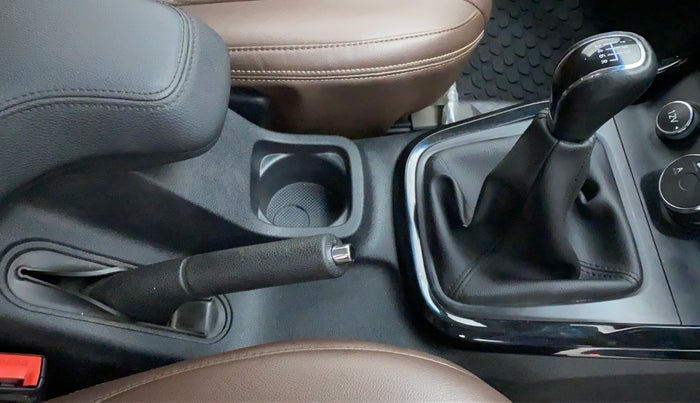 2018 Tata Hexa Varicor 400 XM, Diesel, Manual, 22,539 km, Gear Lever