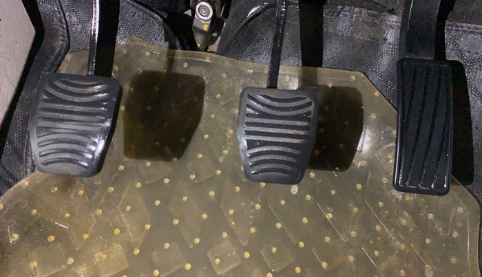 2021 Mahindra XUV300 W8 1.2 PETROL, Petrol, Manual, 58,461 km, Pedals