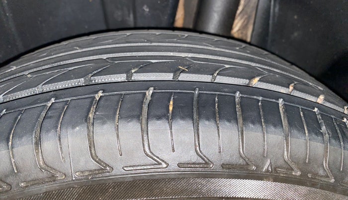 2019 Maruti XL6 ZETA MT, Petrol, Manual, 41,066 km, Left Rear Tyre Tread