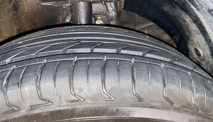 2019 Maruti XL6 ZETA MT, Petrol, Manual, 41,066 km, Right Front Tyre Tread