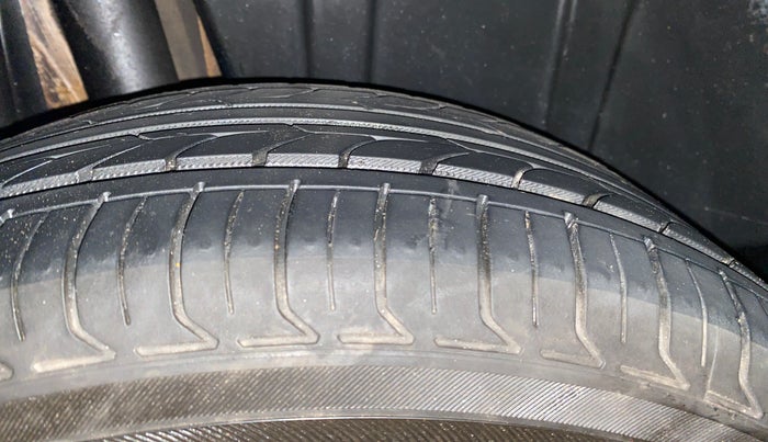 2019 Maruti XL6 ZETA MT, Petrol, Manual, 41,066 km, Right Rear Tyre Tread