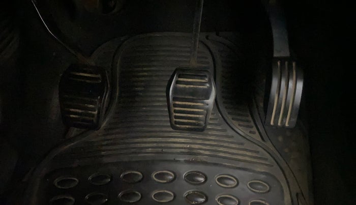 2013 Ford Figo TITANIUM 1.2 PETROL, Petrol, Manual, 28,990 km, Pedals