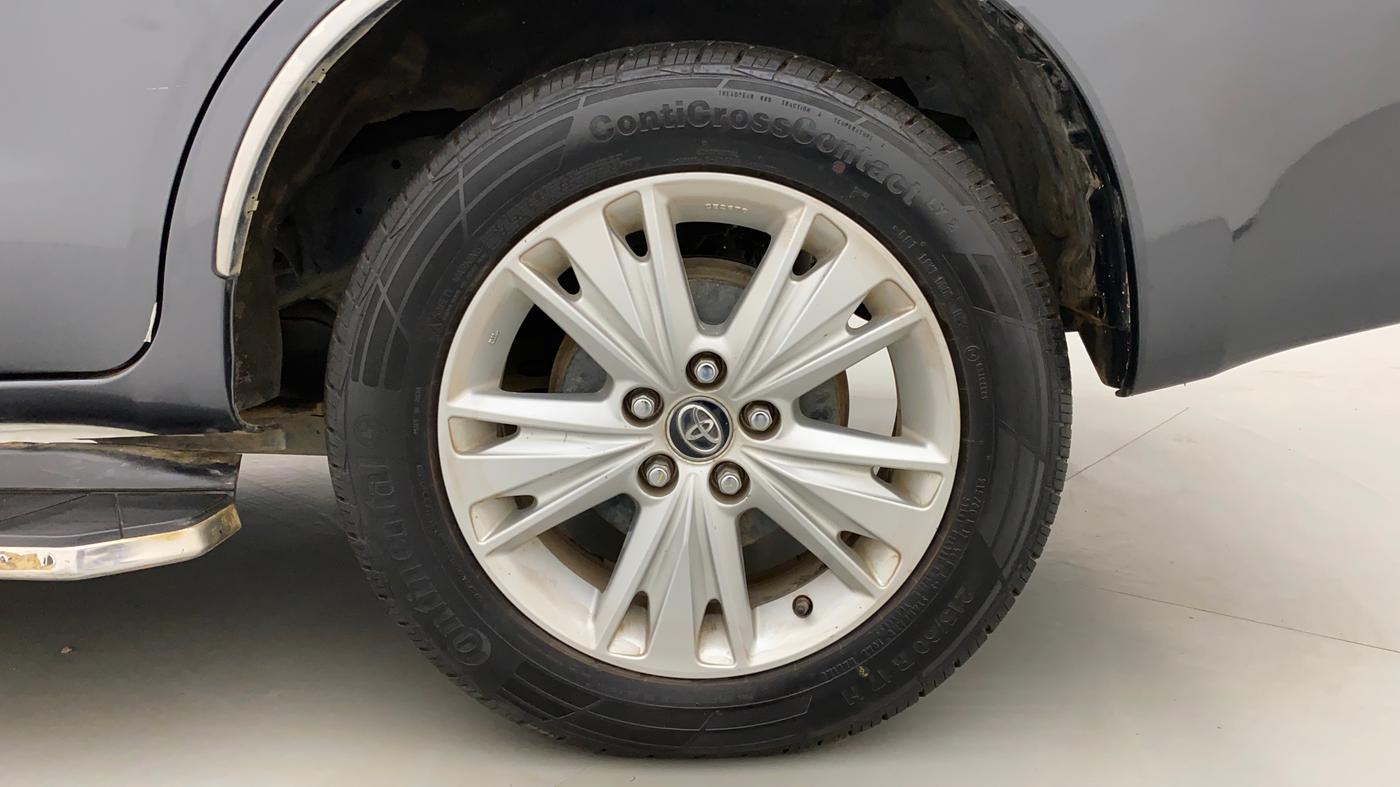2016 Toyota Innova Crysta 2.4 ZX 7 STR, Diesel, Manual, 35,807 km, Left Rear Wheel