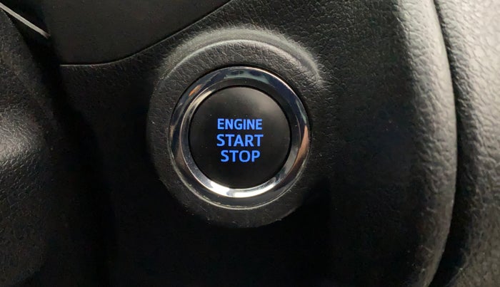 2016 Toyota Innova Crysta 2.4 ZX 7 STR, Diesel, Manual, 35,807 km, Keyless Start/ Stop Button