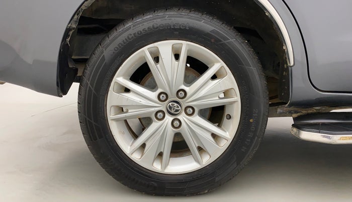 2016 Toyota Innova Crysta 2.4 ZX 7 STR, Diesel, Manual, 35,807 km, Right Rear Wheel