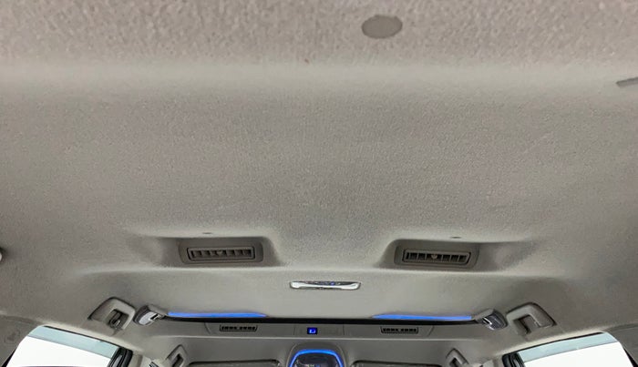 2016 Toyota Innova Crysta 2.4 ZX 7 STR, Diesel, Manual, 35,807 km, Rear AC Vents