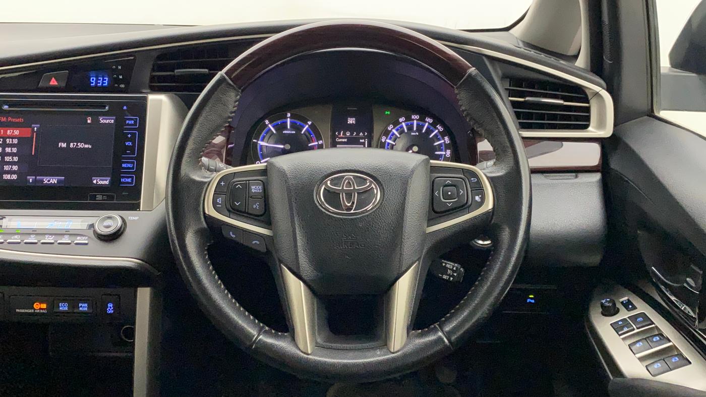 2016 Toyota Innova Crysta 2.4 ZX 7 STR, Diesel, Manual, 35,807 km, Steering Wheel Close Up