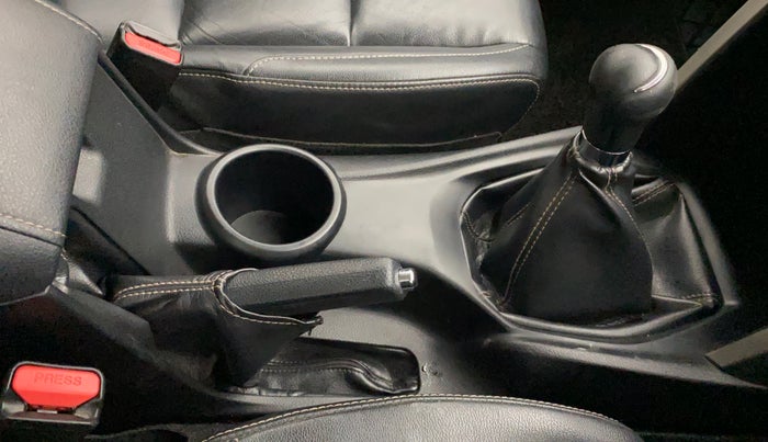 2016 Toyota Innova Crysta 2.4 ZX 7 STR, Diesel, Manual, 35,807 km, Gear Lever