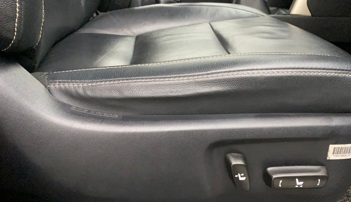 2016 Toyota Innova Crysta 2.4 ZX 7 STR, Diesel, Manual, 35,807 km, Driver Side Adjustment Panel