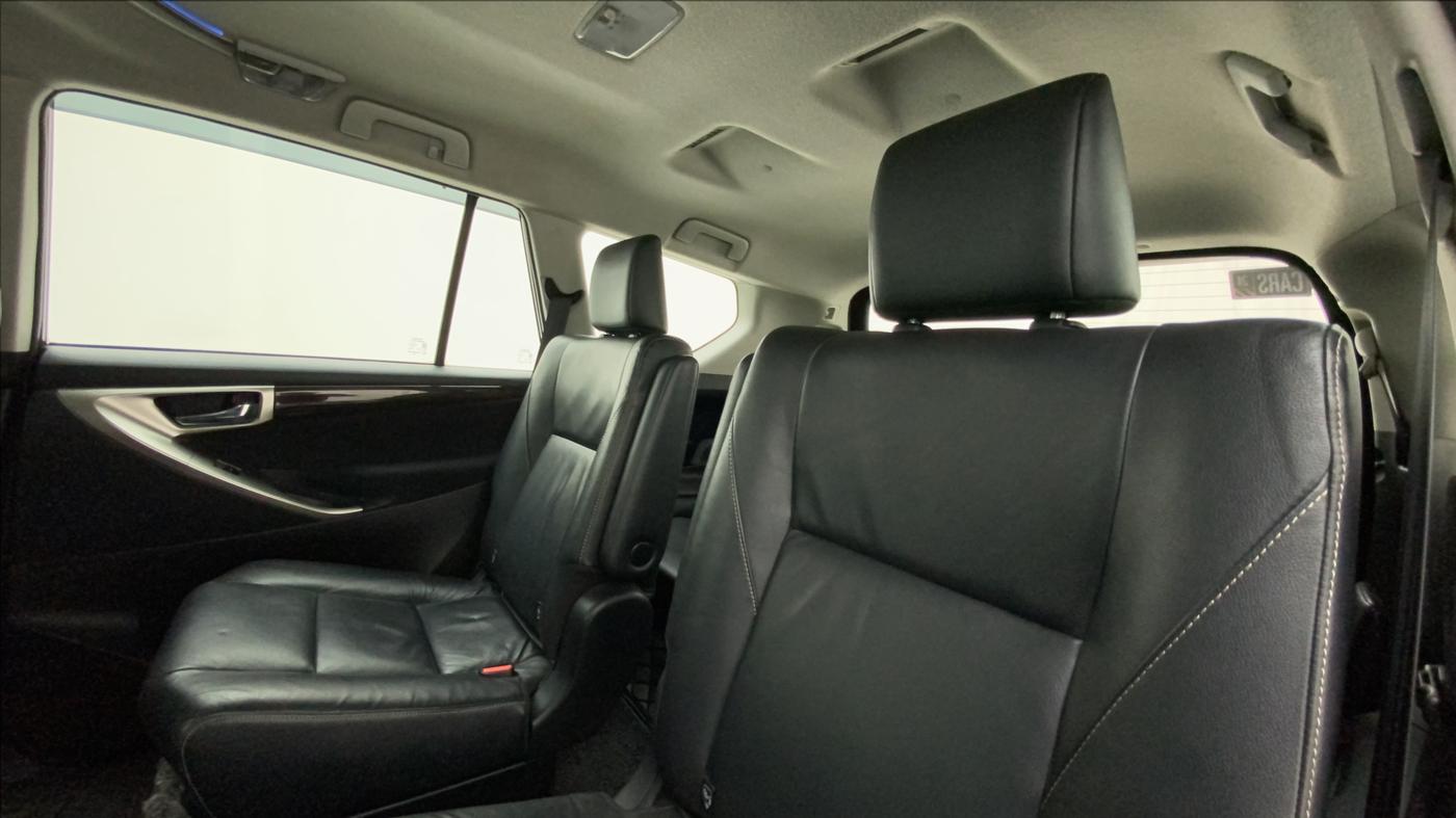 2016 Toyota Innova Crysta 2.4 ZX 7 STR, Diesel, Manual, 35,807 km, Right Side Rear Door Cabin