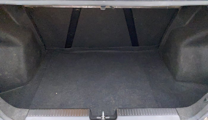 2017 Maruti Dzire ZXI, Petrol, Manual, 25,005 km, Boot Inside