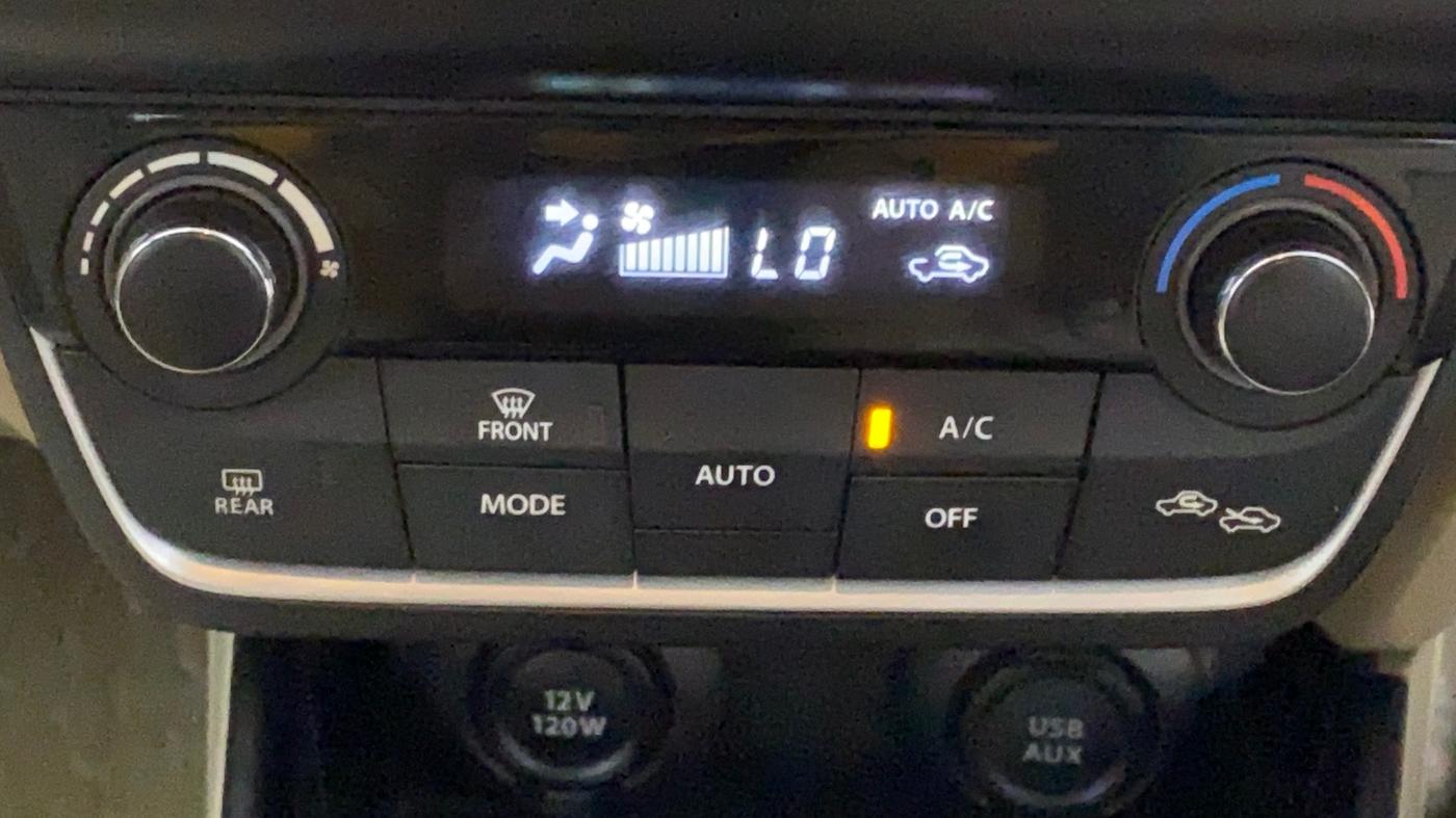 2017 Maruti Dzire ZXI, Petrol, Manual, 25,005 km, Automatic Climate Control