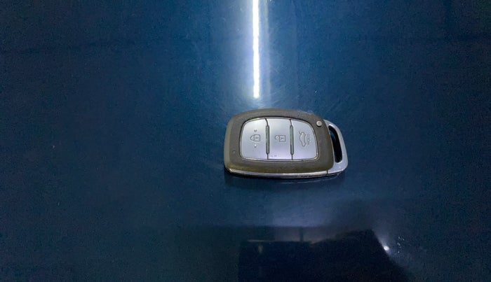 2022 Hyundai GRAND I10 NIOS ASTA AMT 1.2 KAPPA VTVT, Petrol, Automatic, 5,189 km, Key Close Up
