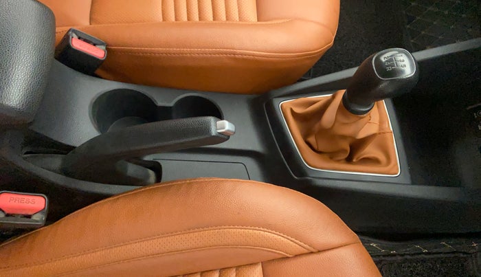 2018 Hyundai Elite i20 Magna Executive 1.2, Petrol, Manual, 45,371 km, Gear Lever