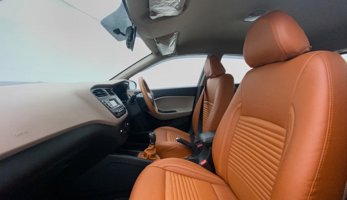 2018 Hyundai Elite i20 Magna Executive 1.2, Petrol, Manual, 45,371 km, Right Side Front Door Cabin