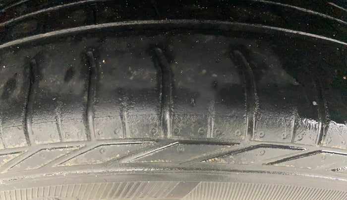 2018 Tata NEXON XZ PLUS PETROL, Petrol, Manual, 43,784 km, Right Rear Tyre Tread