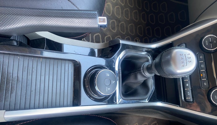 2018 Tata NEXON XZ PLUS PETROL, Petrol, Manual, 43,784 km, Gear Lever