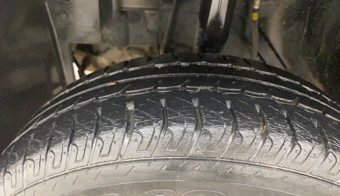 2016 Datsun Go T, Petrol, Manual, 55,401 km, Left Front Tyre Tread