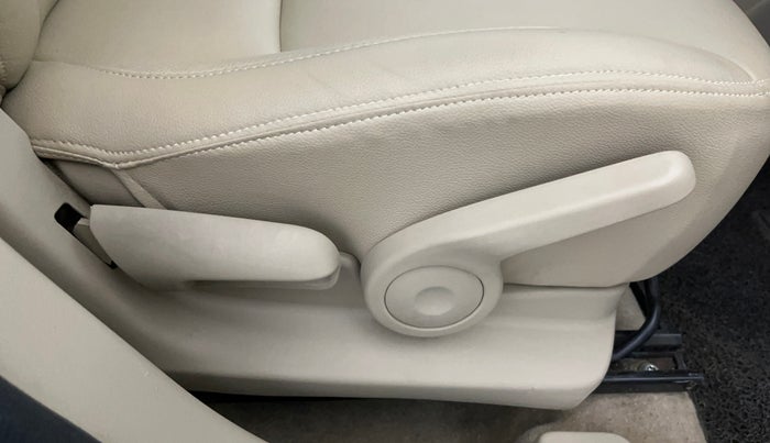 2019 Maruti Ciaz ALPHA  AT 1.5 SHVS PETROL, Petrol, Automatic, 85,161 km, Driver Side Adjustment Panel