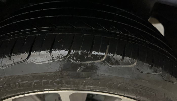 2019 Maruti Ciaz ALPHA  AT 1.5 SHVS PETROL, Petrol, Automatic, 85,161 km, Left Rear Tyre Tread