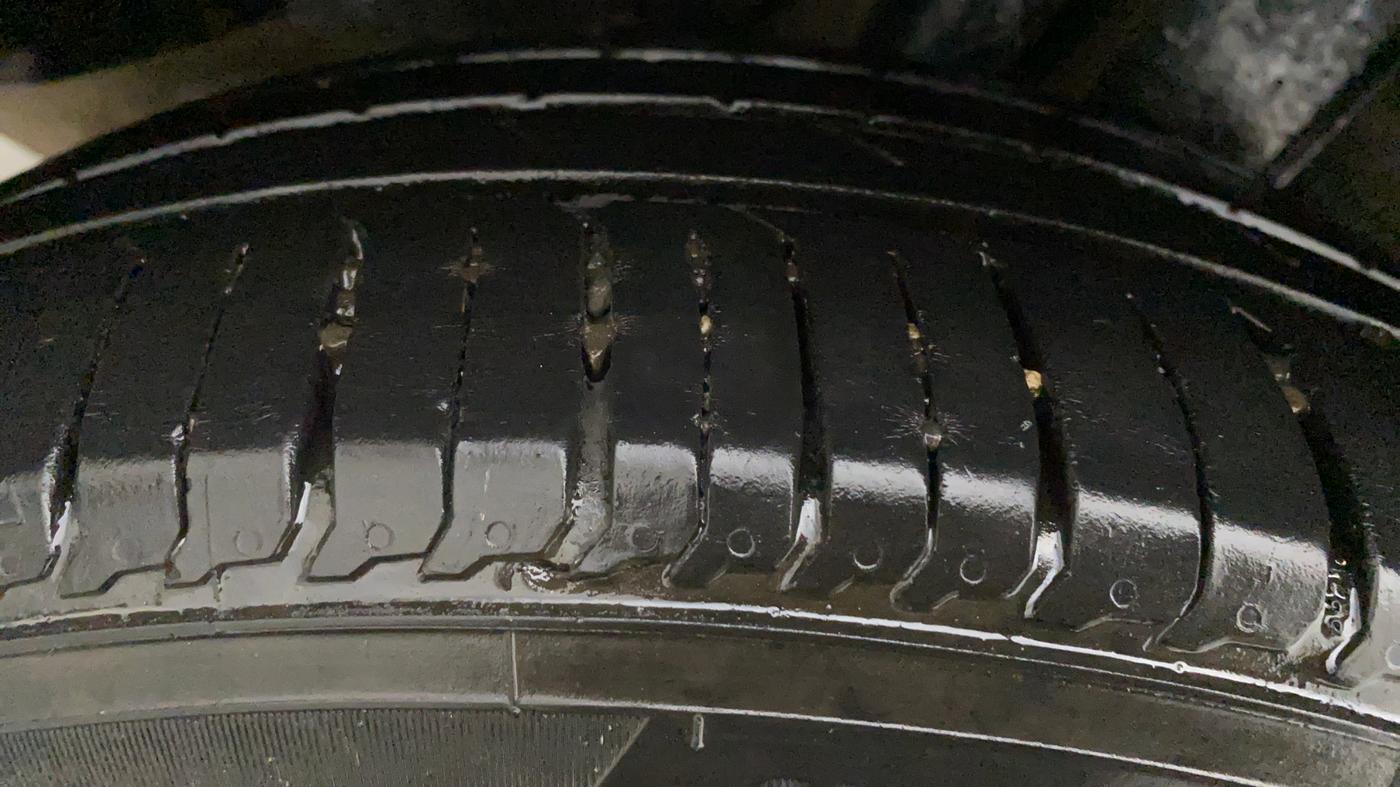 2013 Maruti Ertiga VXI CNG, CNG, Manual, 73,257 km, Right Rear Tyre Tread