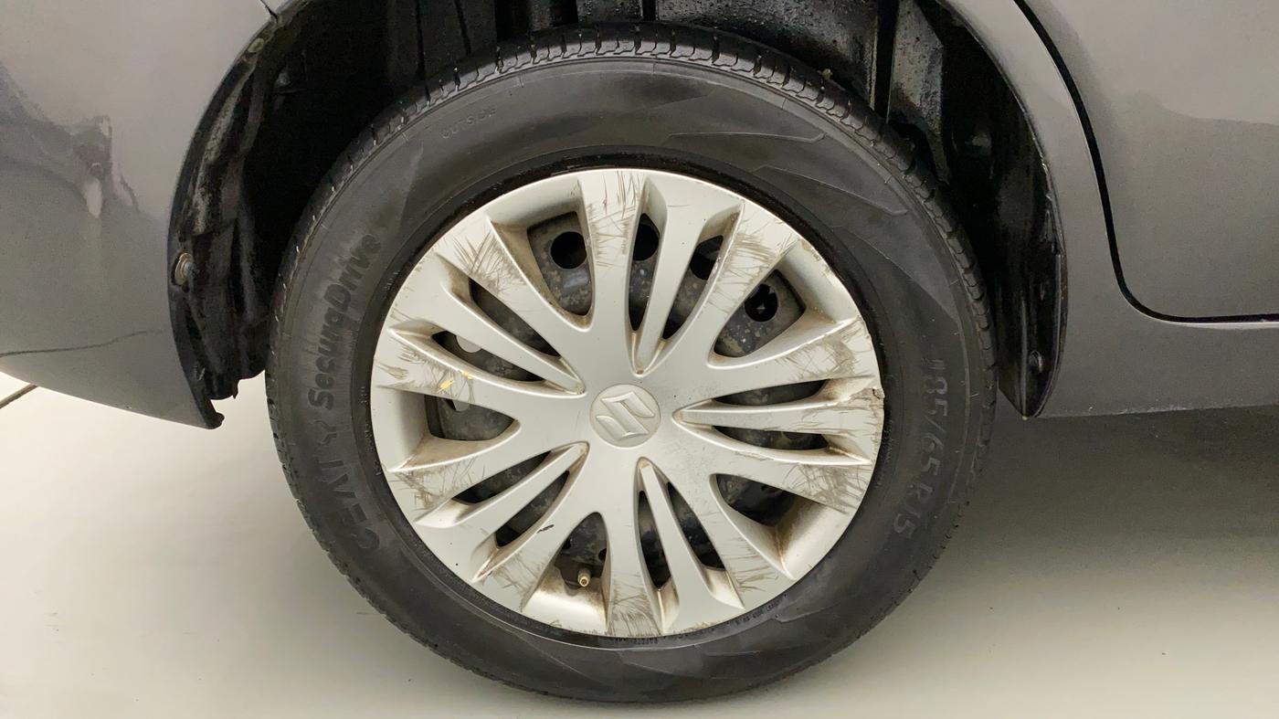 2013 Maruti Ertiga VXI CNG, CNG, Manual, 73,257 km, Right Rear Wheel