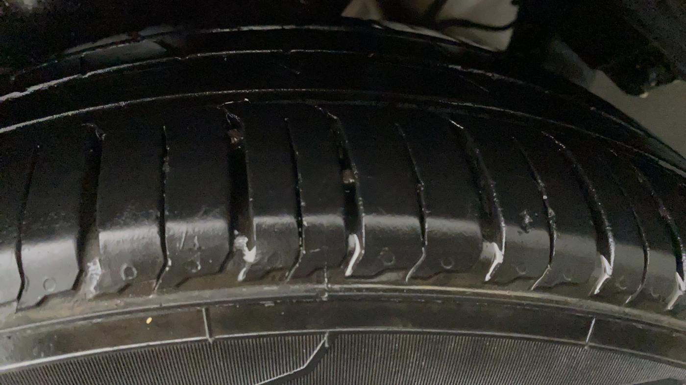 2013 Maruti Ertiga VXI CNG, CNG, Manual, 73,257 km, Left Rear Tyre Tread