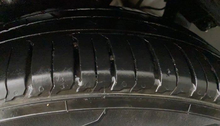 2013 Maruti Ertiga VXI CNG, CNG, Manual, 73,257 km, Left Rear Tyre Tread
