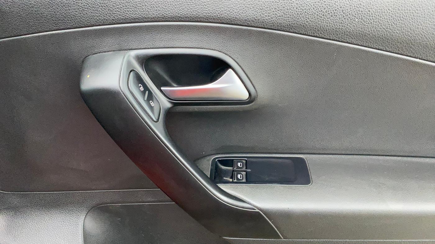 2014 Volkswagen Polo COMFORTLINE 1.2L PETROL, Petrol, Manual, 65,471 km, Driver Side Door Panels Control