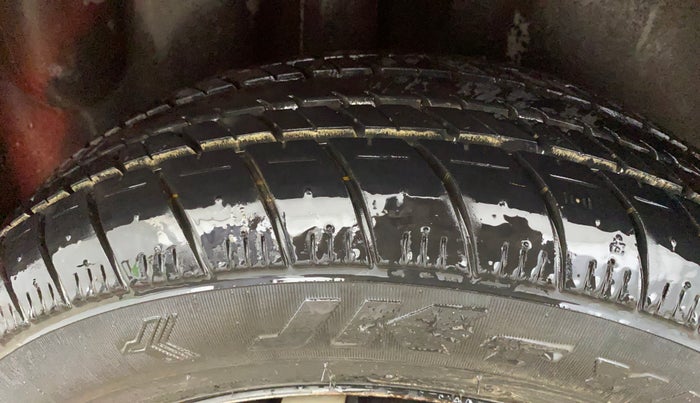 2014 Volkswagen Polo COMFORTLINE 1.2L PETROL, Petrol, Manual, 65,471 km, Right Rear Tyre Tread