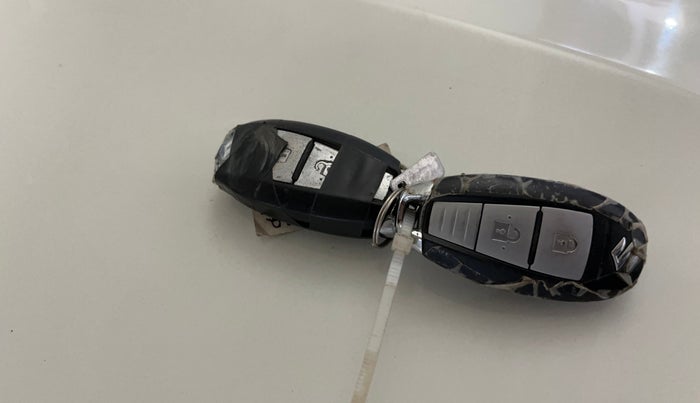 2016 Maruti Baleno ALPHA PETROL 1.2, Petrol, Manual, 59,728 km, Key Close Up