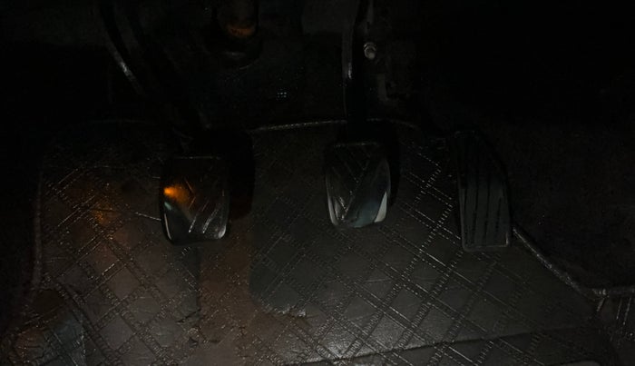 2016 Maruti Baleno ALPHA PETROL 1.2, Petrol, Manual, 59,728 km, Pedals