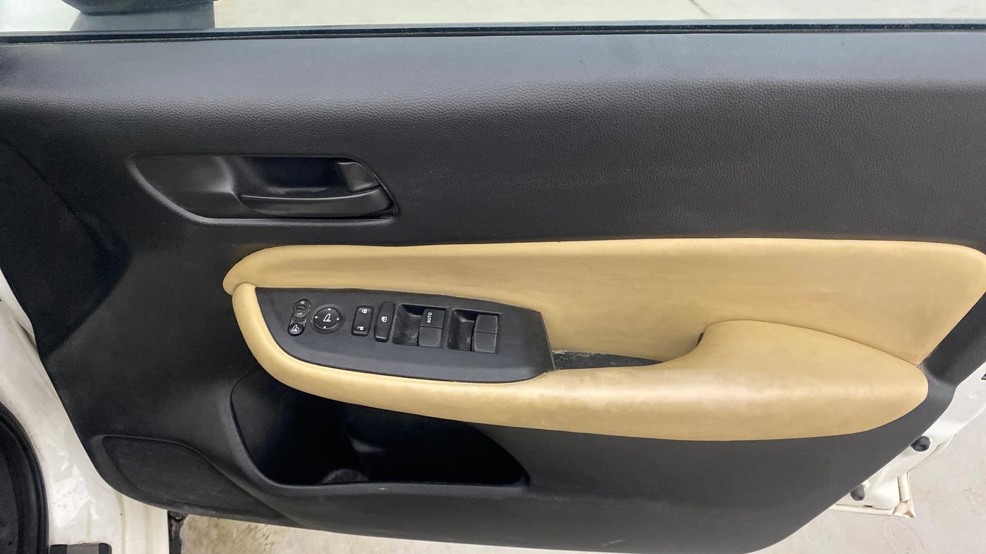2022 Honda City 1.5L I-VTEC V CVT 5TH GEN, Petrol, Automatic, 63,524 km, Driver Side Door Panels Control