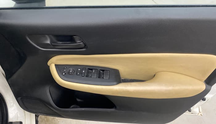 2022 Honda City 1.5L I-VTEC V CVT 5TH GEN, Petrol, Automatic, 63,524 km, Driver Side Door Panels Control