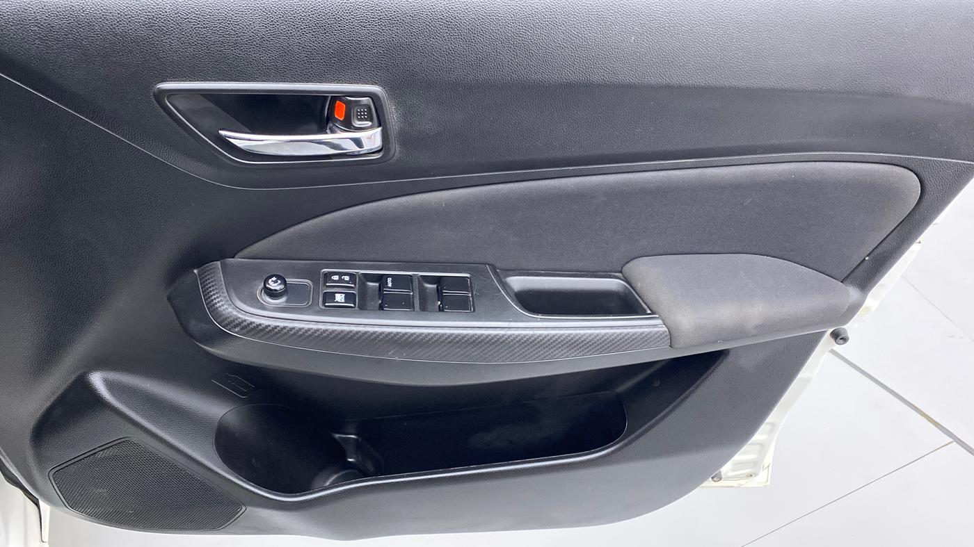 2021 Maruti Swift VXI D, Petrol, Manual, 16,461 km, Driver Side Door Panels Control