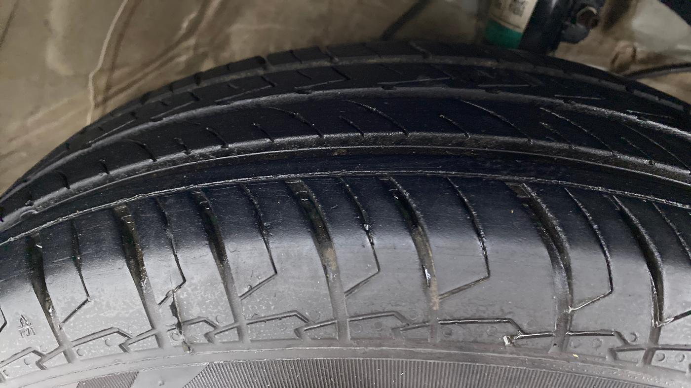 2021 Maruti Swift VXI D, Petrol, Manual, 16,461 km, Right Front Tyre Tread