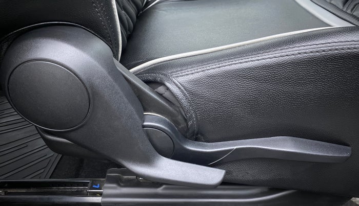 2021 Maruti Swift VXI D, Petrol, Manual, 16,461 km, Driver Side Adjustment Panel