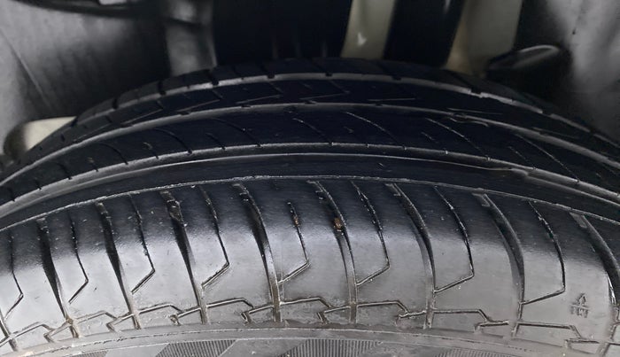 2021 Maruti Swift VXI D, Petrol, Manual, 16,461 km, Left Rear Tyre Tread