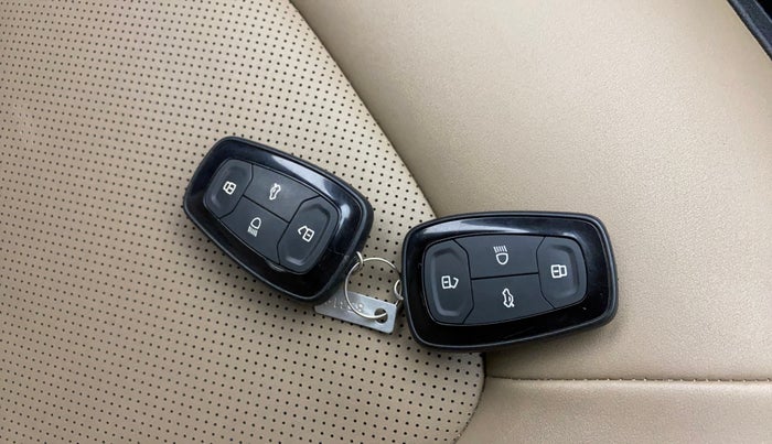 2022 Tata NEXON XZ PLUS PETROL KAZIRANGA, Petrol, Manual, 51,223 km, Key Close Up