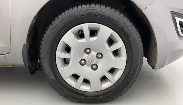 2013 Hyundai i20 MAGNA (O) 1.2, Petrol, Manual, 69,879 km, Right Front Wheel
