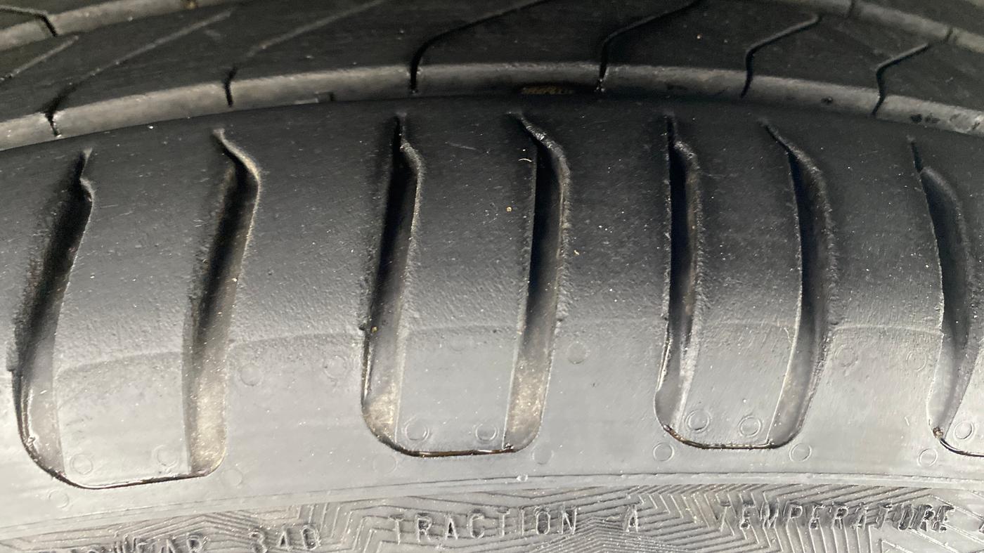 2022 KIA SELTOS GTX PLUS 1.5 DIESEL AT, Diesel, Automatic, 87,852 km, Right Front Tyre Tread