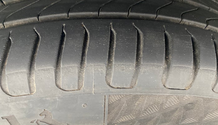 2022 KIA SELTOS GTX PLUS 1.5 DIESEL AT, Diesel, Automatic, 87,335 km, Left Front Tyre Tread