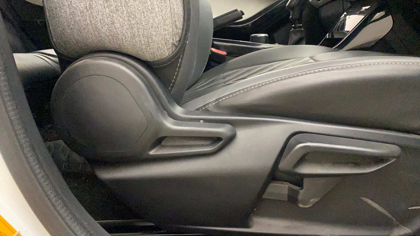 2025 Tata Curvv Creative S 1.2 Petrol 6MT, Petrol, Manual, 15,761 km, Driver Side Adjustment Panel