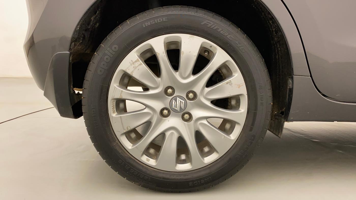 2016 Maruti Baleno ZETA PETROL 1.2, Petrol, Manual, 73,582 km, Right Rear Wheel