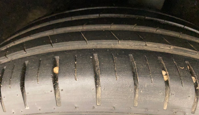 2016 Maruti Baleno ZETA PETROL 1.2, Petrol, Manual, 73,582 km, Left Rear Tyre Tread