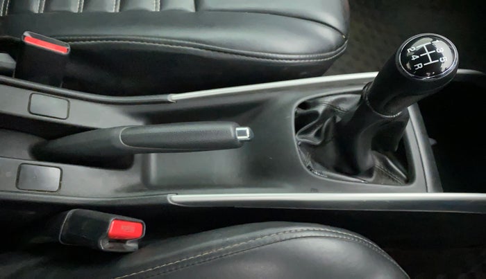 2016 Maruti Baleno ZETA PETROL 1.2, Petrol, Manual, 73,582 km, Gear Lever
