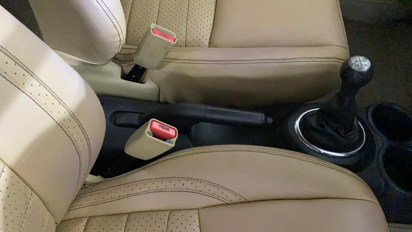 2015 Honda Mobilio 1.5L I-VTEC V, Petrol, Manual, 77,295 km, Gear Lever