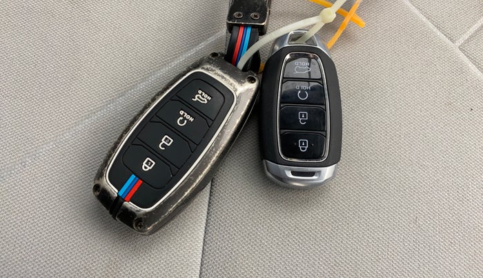 2025 Hyundai NEW I20 ASTA (O) 1.2 IVT, Petrol, Automatic, 16,681 km, Key Close Up